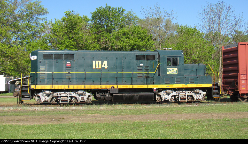 Ohio South Central Railroad (OSCR) 104